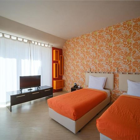 Family Hotel Classic فارنا الغرفة الصورة