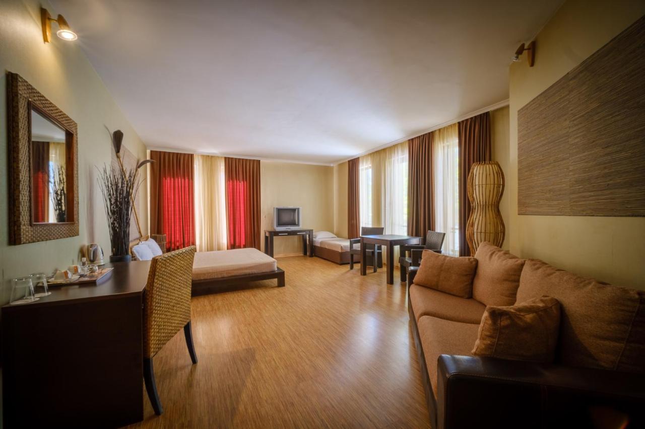 Family Hotel Classic فارنا المظهر الخارجي الصورة