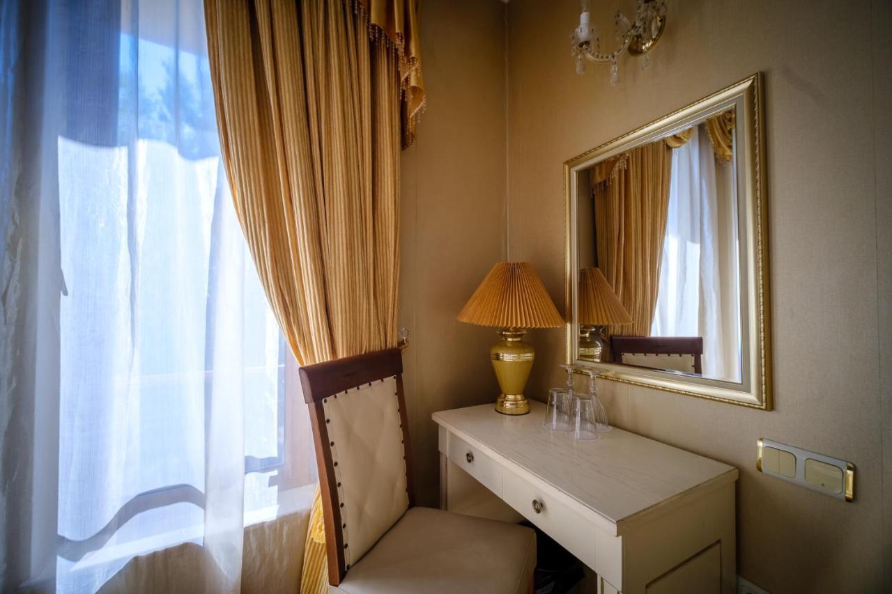 Family Hotel Classic فارنا المظهر الخارجي الصورة