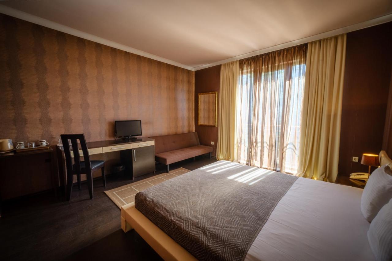 Family Hotel Classic فارنا المظهر الخارجي الصورة