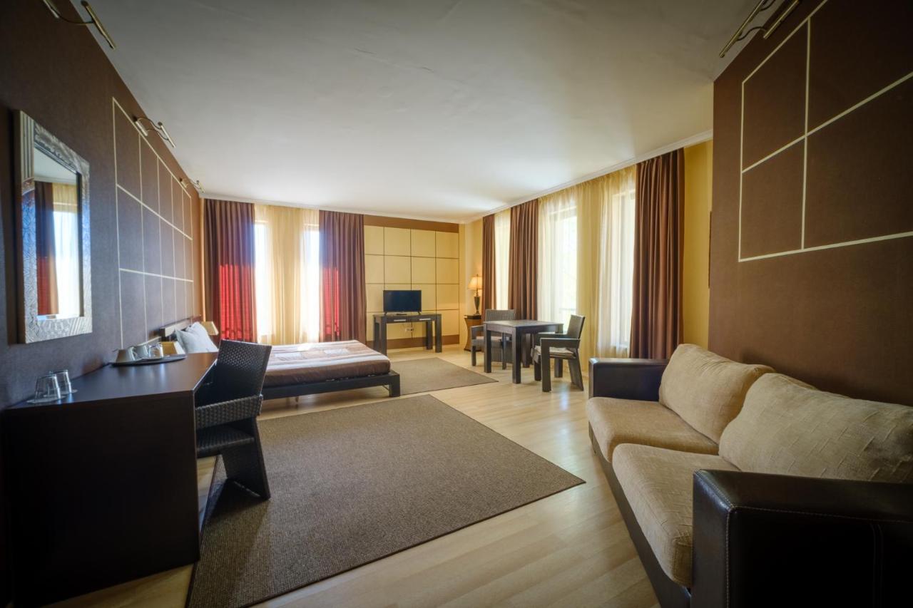 Family Hotel Classic فارنا المظهر الخارجي الصورة