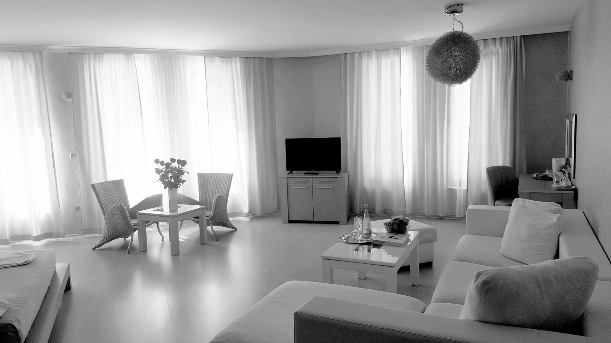 Family Hotel Classic فارنا الغرفة الصورة
