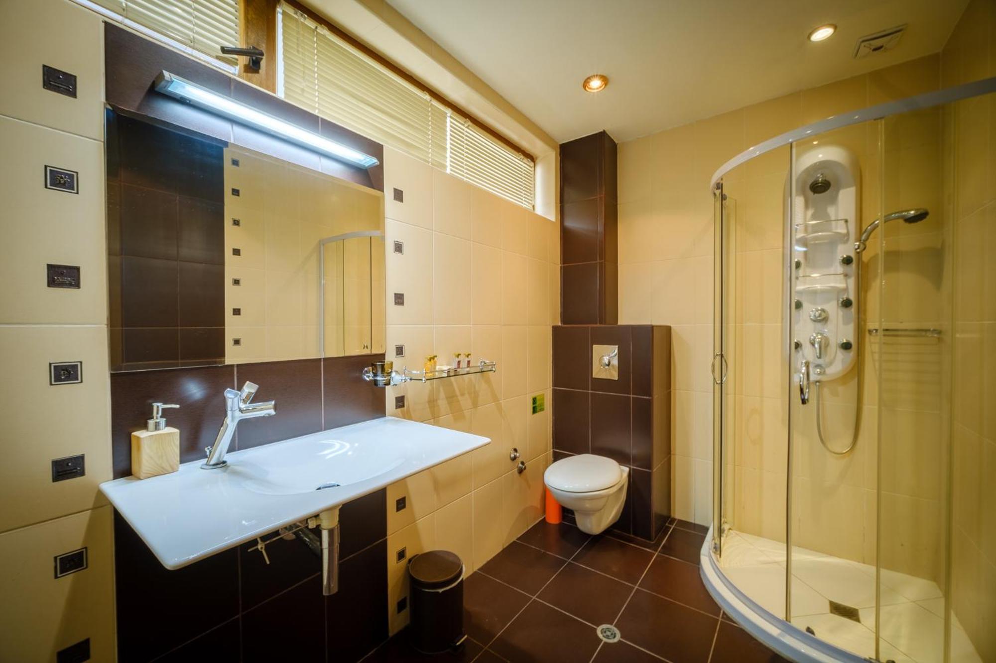 Family Hotel Classic فارنا الغرفة الصورة