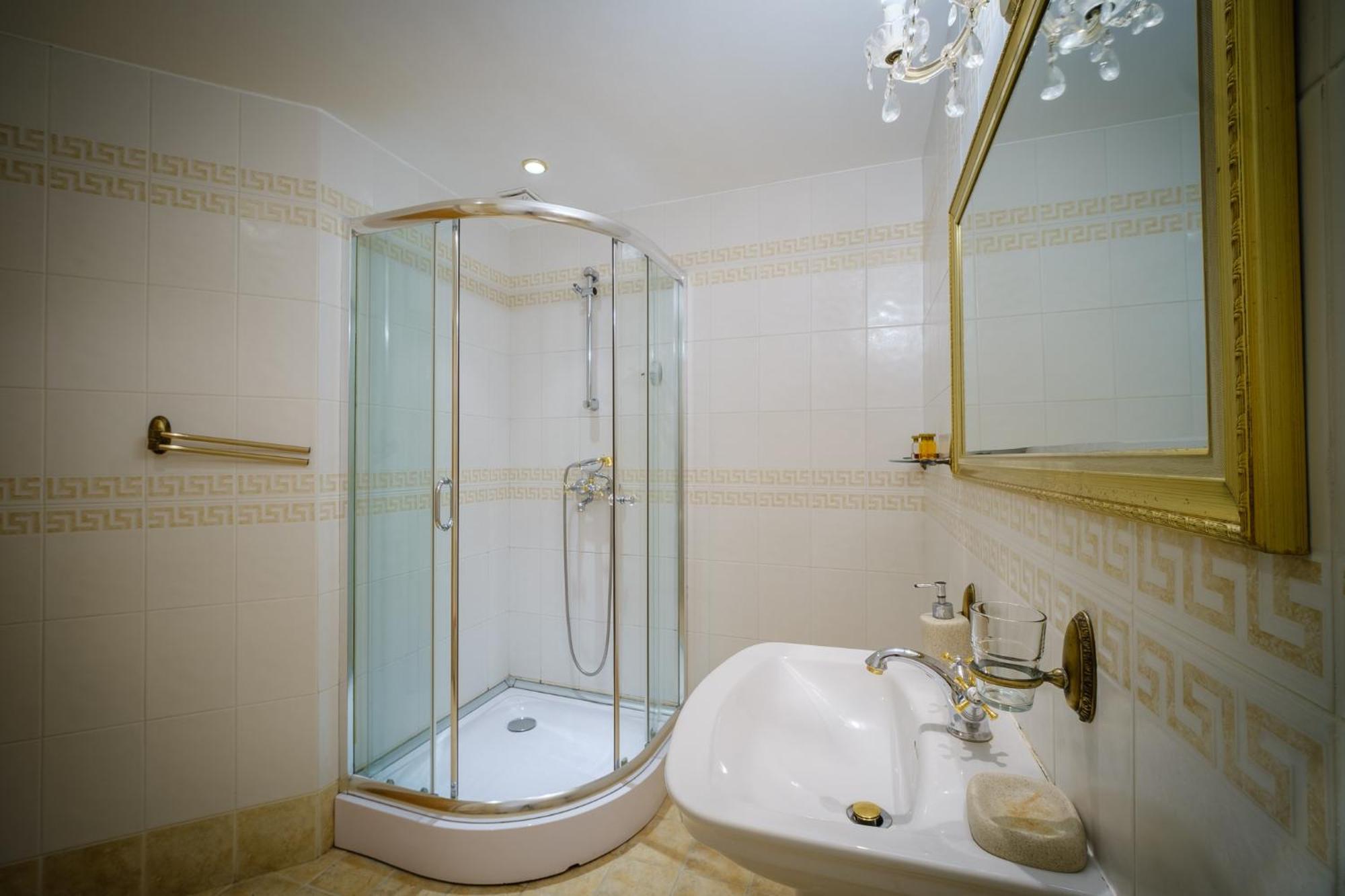 Family Hotel Classic فارنا الغرفة الصورة